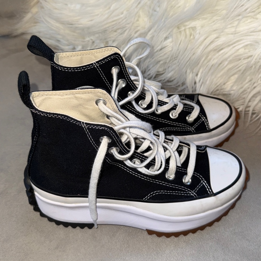 Converse Run Star Hike